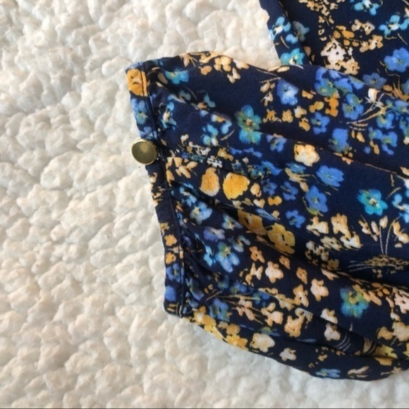 Floral Blouse - Picture 4 of 5